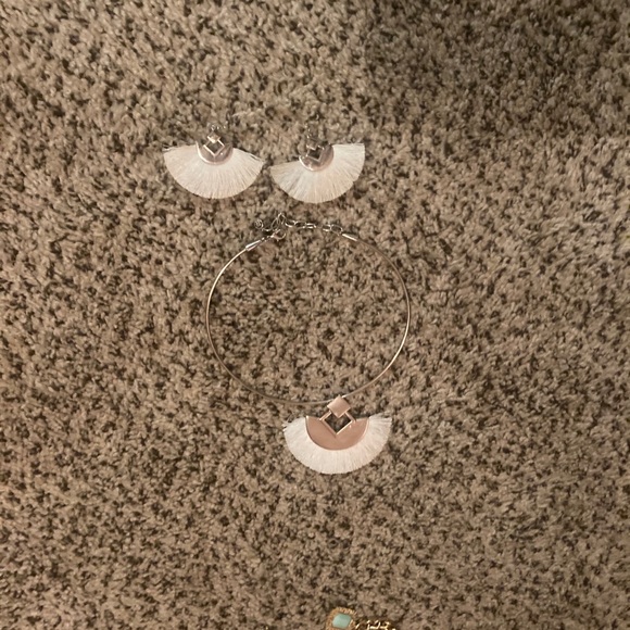 Jewelry - Picture 6 of 12